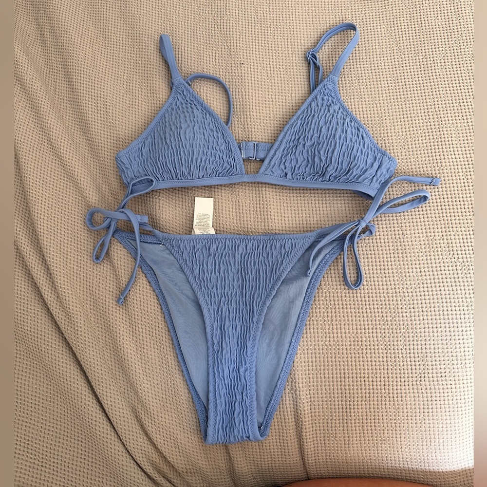 Aerie smocked bikini - Picture 1 of 3